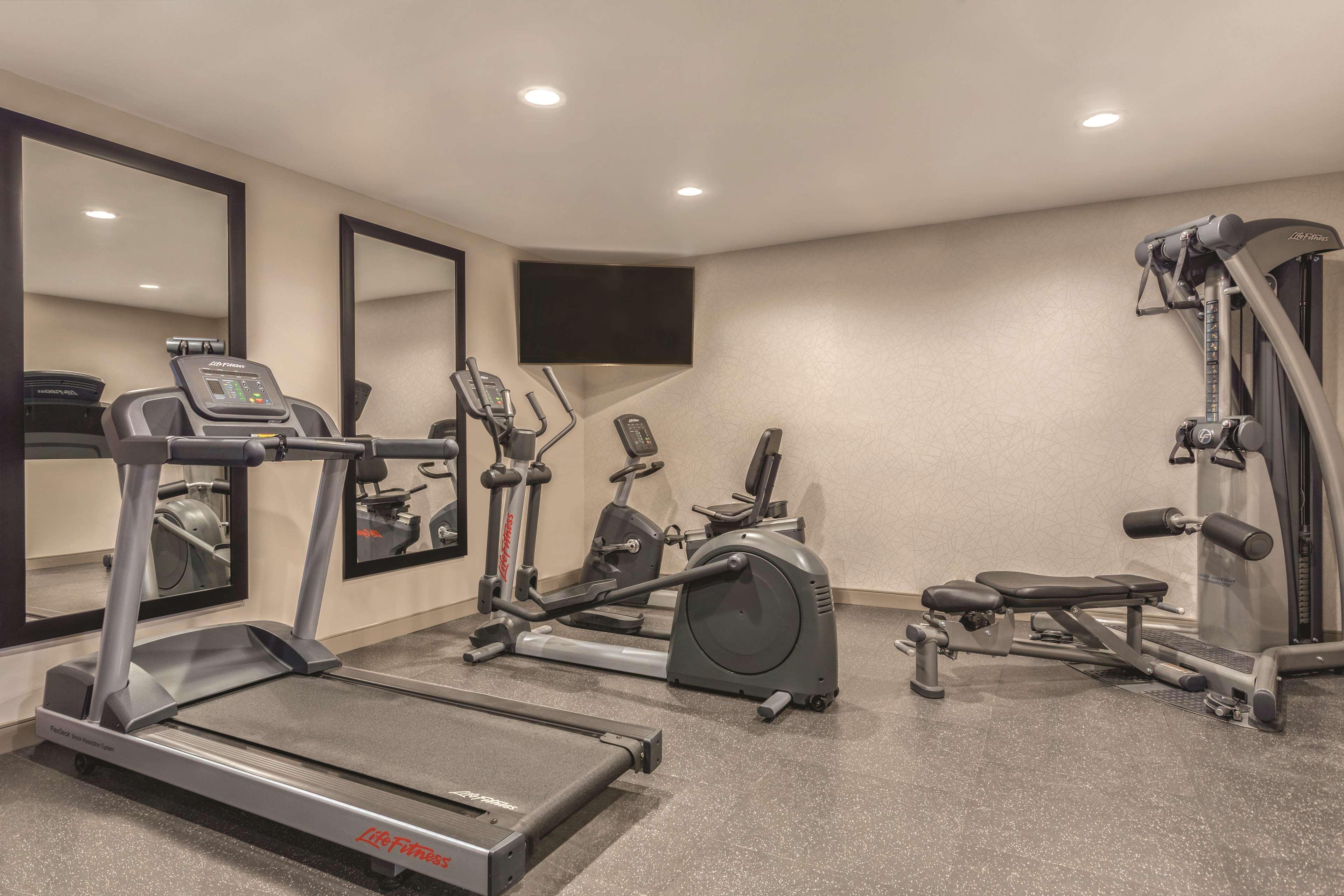 Country Inn & Suites By Radisson, Erie, Pa Kearsarge Exteriör bild