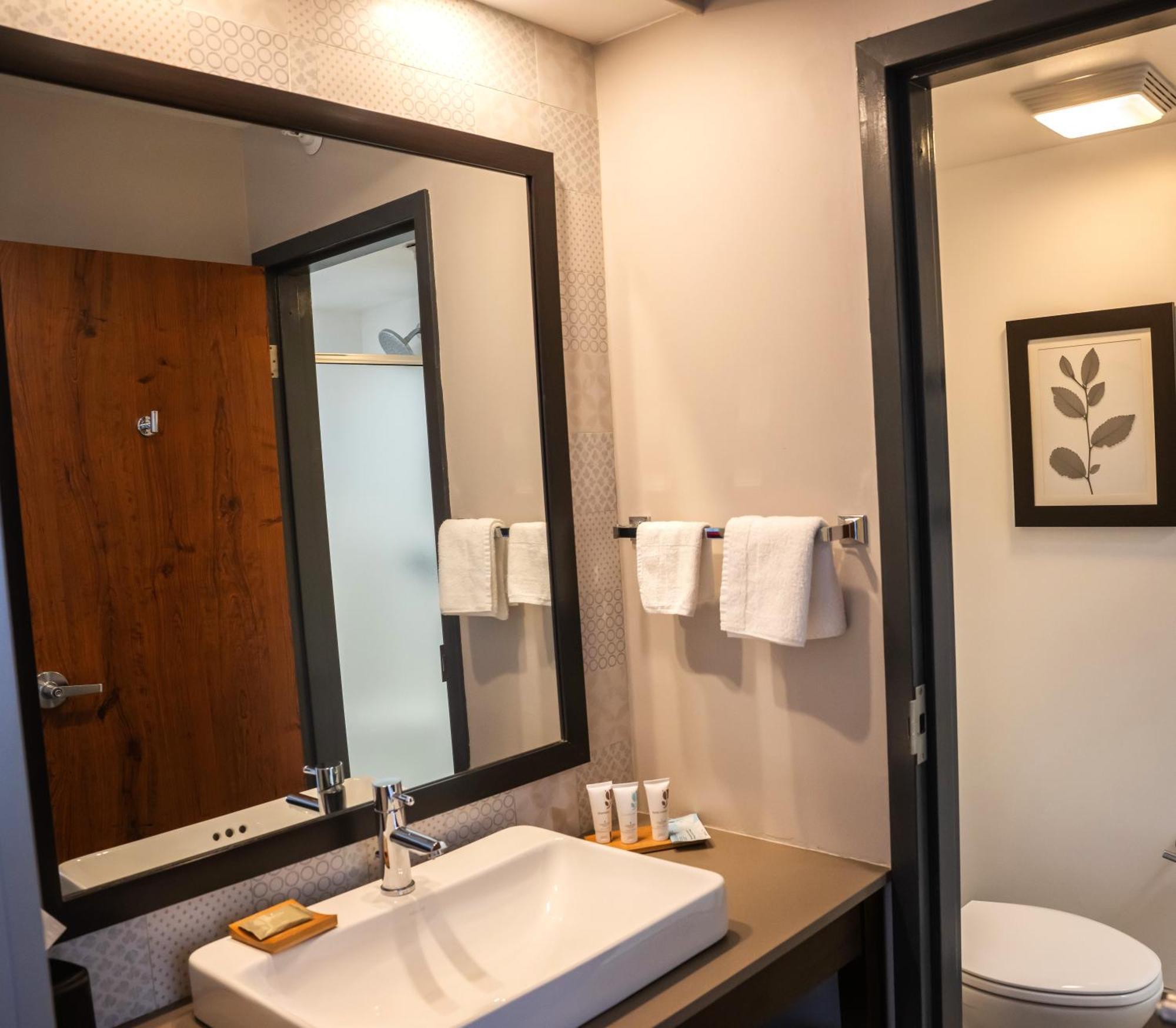 Country Inn & Suites By Radisson, Erie, Pa Kearsarge Exteriör bild
