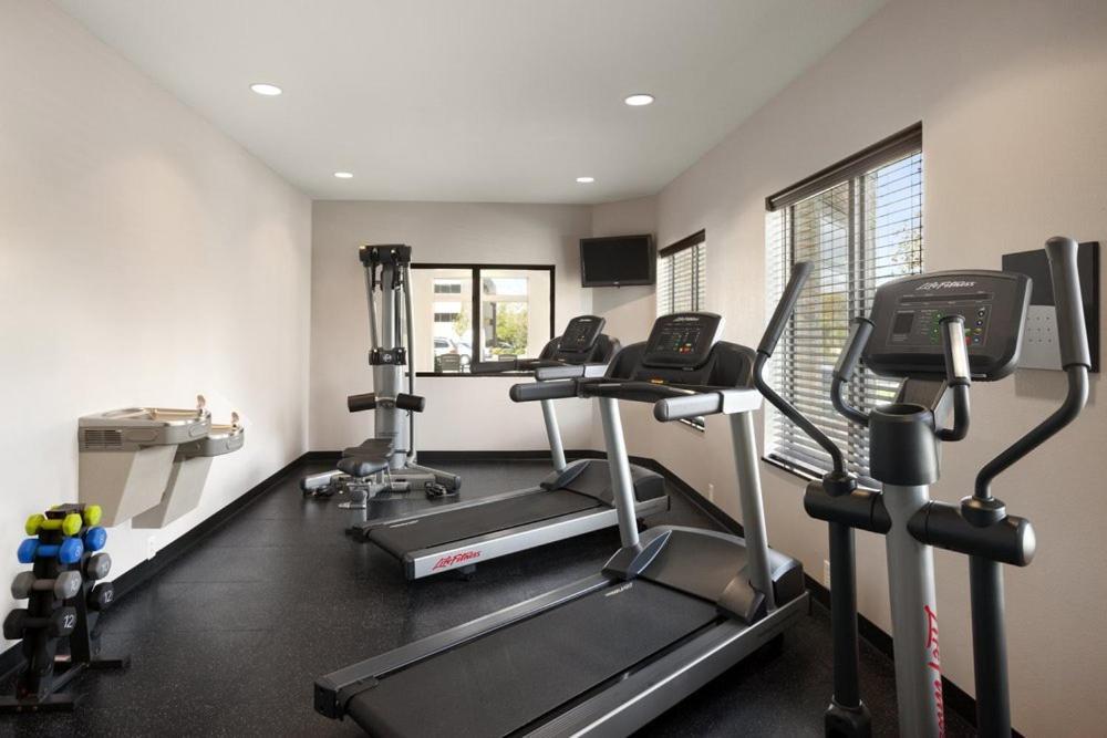 Country Inn & Suites By Radisson, Erie, Pa Kearsarge Exteriör bild
